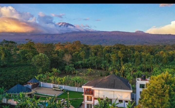 Dual Mountain View Lodge Moshi Exterior foto